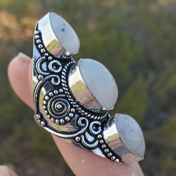 New Rainbow Moonstone 925 Silver Statement Ring. - Picture 4 of 12